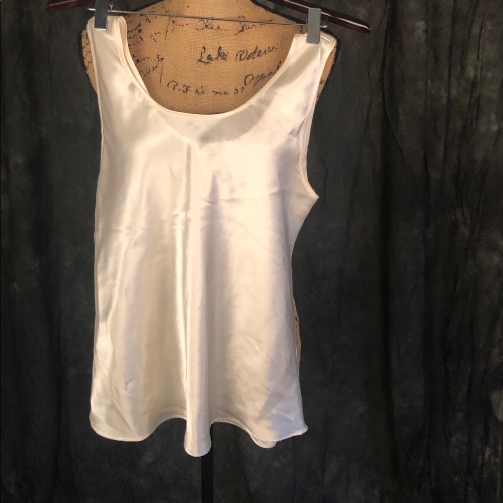 Cream color tank top beautiful